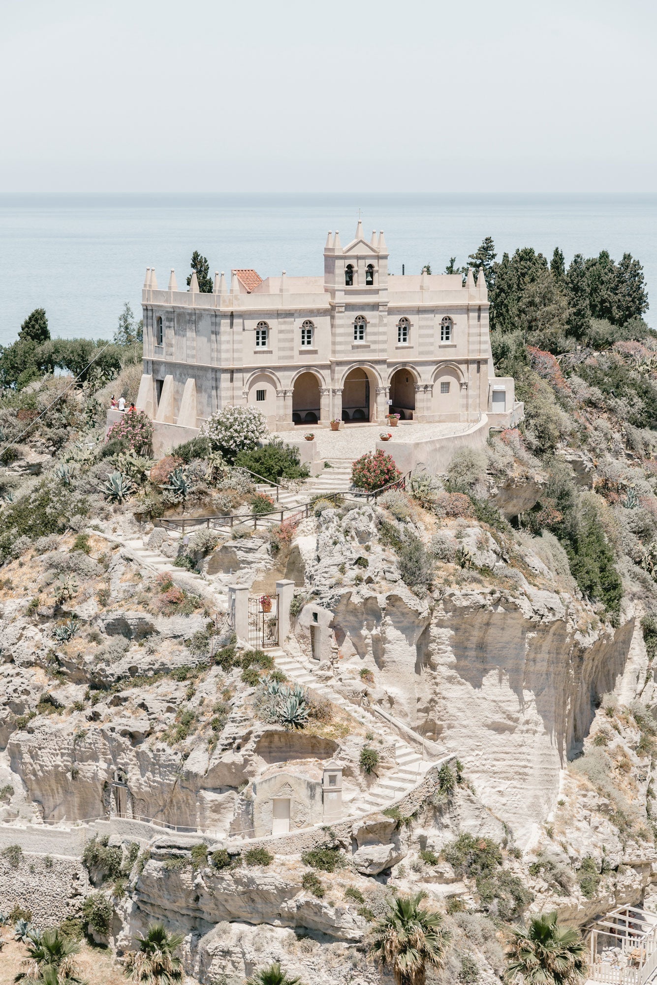 Tropea Cliffside Sanctuary